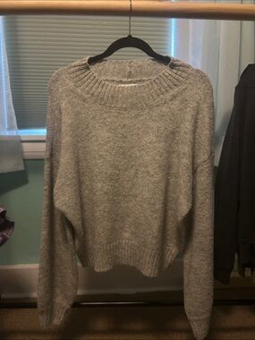 American Eagle Outfitters Light Grey Crewneck Sweater